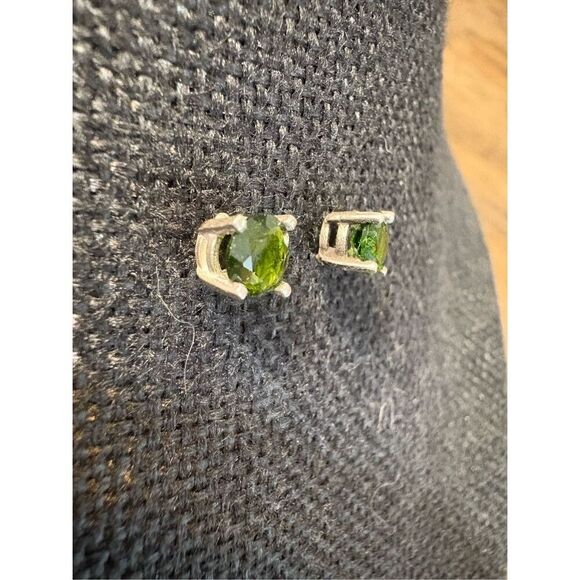 Women’s Bright Green Stud Earrings, NEW, Handmade, Sterling Silver, Helenite - Picture 2 of 5